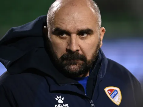 Conmoción en el fútbol: un entrenador tuvo un paro cardíaco en pleno partido, murió en la ambulancia y se suspendió