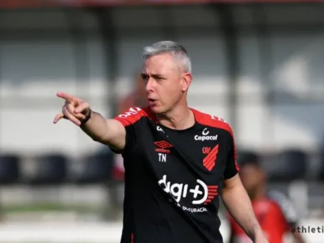Athletico-PR não perdoa a eliminação do Corinthians e tira onda com Tiago Nunes