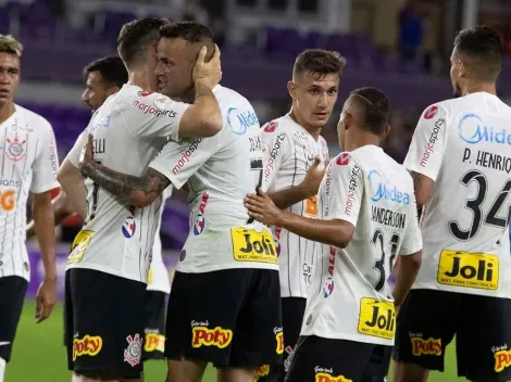 Torcida do Corinthians protesta contra jogador "prestigiado"