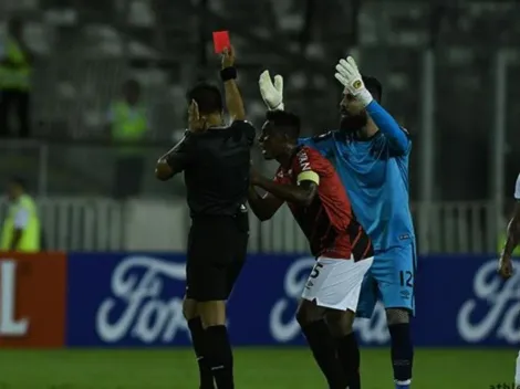 Jandrei aponta favorecimento ao Colo-Colo contra o Athletico-PR