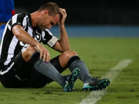 Carli lamenta tratamento após dispensa do Botafogo: "Não me deram opção"