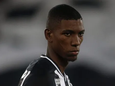 Kanu exalta "esporros" de Carli e manda recado para Gabriel, ex-Botafogo