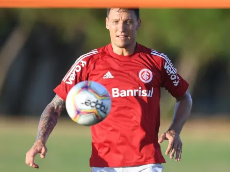 Inter: Musto volta a treinar e deve ser titular contra o Santos