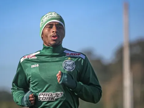 Matheus Sales deve ficar à disposição do Coritiba contra o Corinthians