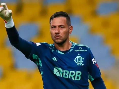 Fla espera concluir chegada de substituto Diego Alves