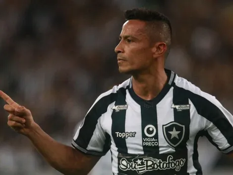 Cícero 'quebra silêncio' sobre situação no Botafogo