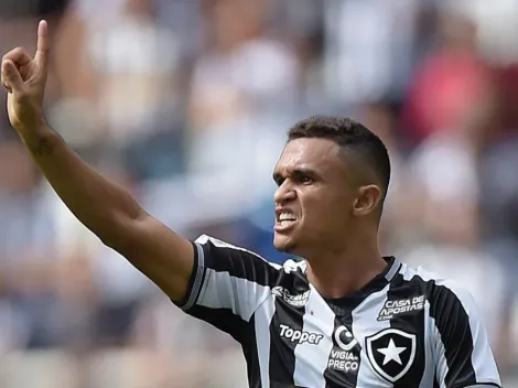 Erik se posiciona após entrar na Justiça contra o Botafogo