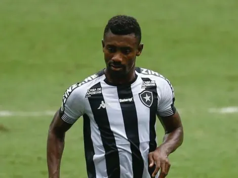 Torcida do Botafogo faz protesto em tom de ameaça contra jogadores