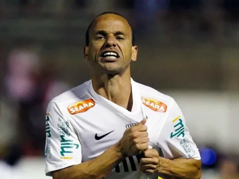 Léo faz cobrança pública aos jogadores do Santos