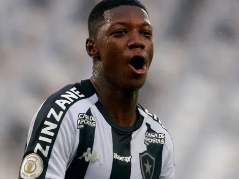 Botafogo coloca multa na mesa e saída de Babi é trabalhada internamente