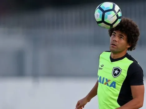 Botafogo estuda proposta por Camilo