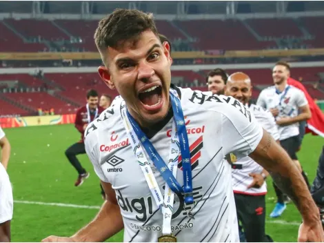 87 de overall no FIFA 21, Bruno Guimarães comemora novo card nas redes sociais