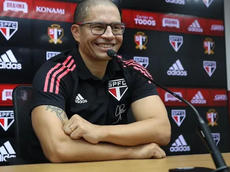 Casares alfineta Palmeiras com Alex: "Agora ele veste camisa de 3 Mundiais"