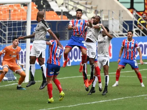 Após título do Bahia da Copa do Nordeste, briga generalizada com socos e pontapés entre os jogadores dos dois times acontece no gramado da Arena Castelão