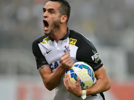 "Casa" cai no Flamengo e Renato Augusto acena Corinthians como plano A para volta ao Brasil