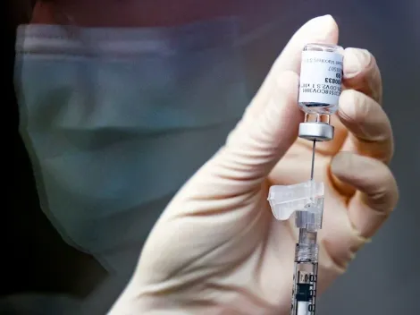 Mortes e casos de Covid-19 caem 40% com 60% da população vacinada