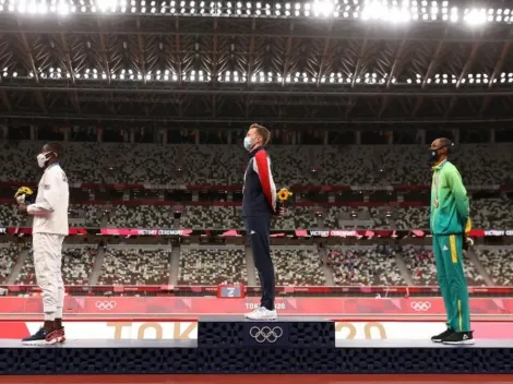 Brasileiro Alison dos Santos presta continência no pódio nos Jogos Olímpicos de Tóquio; feito é o primeiro na delegação brasileira