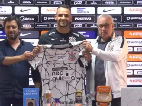 Renato Augusto é oficialmente apresentado ao Corinthians, veste a 8 e manda recado: "Vim para buscar coisas grandes."