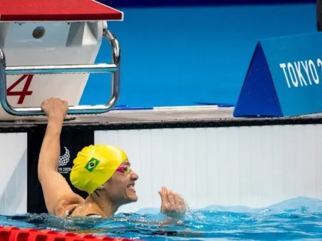 Carol Santiago bate recorde paralímpico e é bicampeã na natação