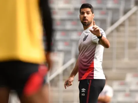 António Oliveira dá guinada em planejamento e prepara titulares para enfrentar FC Cascavel