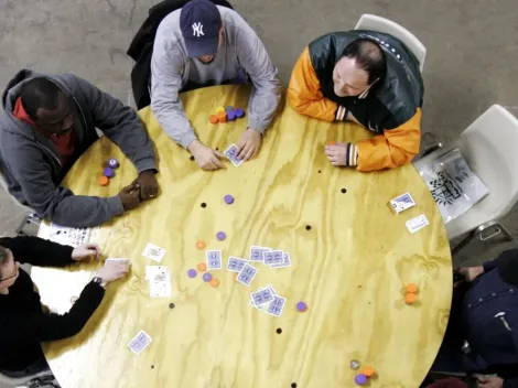 Aula para iniciantes no poker: conheça quais são as posições em uma mesa