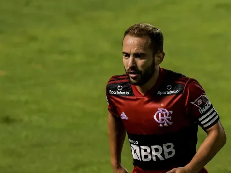 Éverton Ribeiro faz alerta para elenco do Flamengo: "temos que criar mais nos próximos jogos"