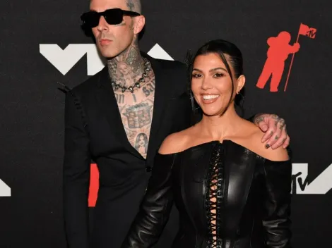 Kourtney Kardashian anuncia noivado com Travis Barker, baterista do Blink-182