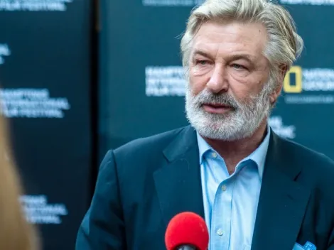 Diretor atingido por Alec Baldwin tem alta do hospital; caso não é isolado em Hollywood
