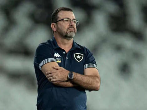 Enderson Moreira escala o Botafogo para duelo diante do Confiança