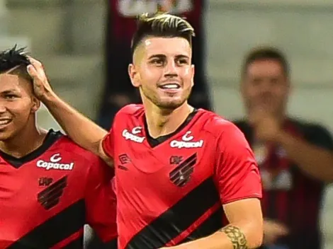 Ex-Athletico, Tomás Andrade vibra com freguesia do Flamengo e levanta torcida na web