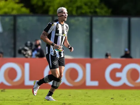 Artilheiro do Botafogo mira título da Série B e desconversa sobre permanência
