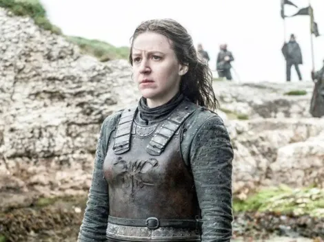 Gemma Whelan, revela que cenas de sexo em “Game of Thrones” eram uma “bagunça frenética”