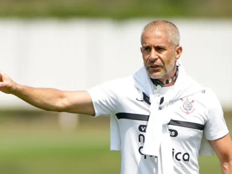 Com aval de Sylvinho, Corinthians expõe desejo por atacante do Flamengo