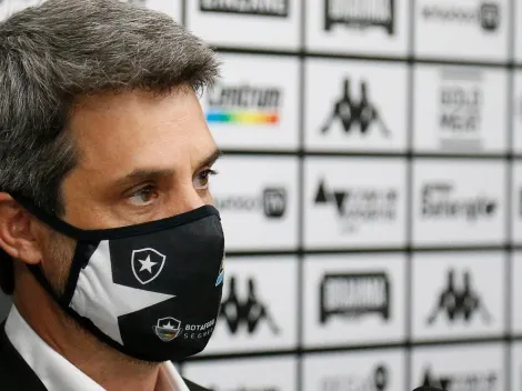 Freeland cumpre promessa e renova com joia do Botafogo