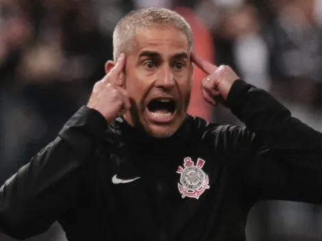 Sylvinho se rende ao talento de meio-campista do Corinthians