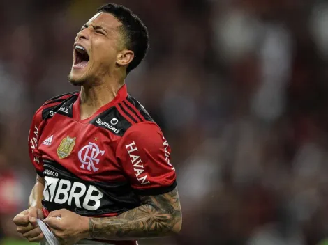 Eleito craque do jogo, jovem da base do Flamengo se emociona: 'Sonho realizado'