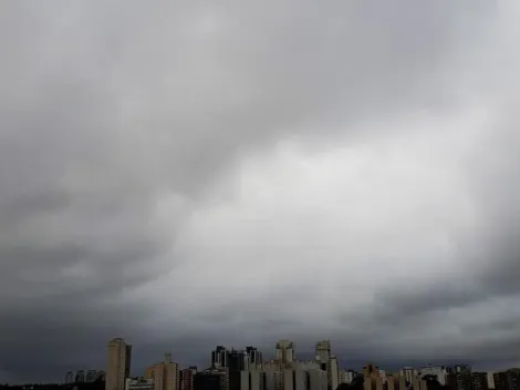 Frente fria retorna para o país; Veja a previsão do tempo