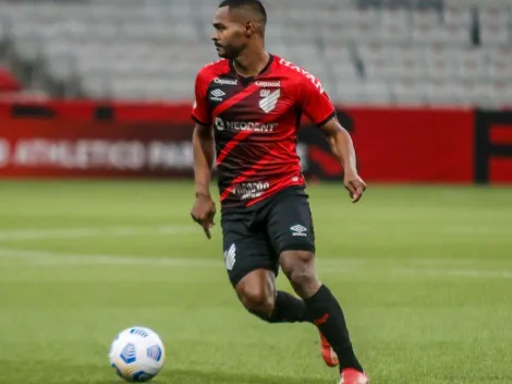 Nikão desabafa contra arbitragem após derrota para o Corinthians e menciona lesão de colega de elenco