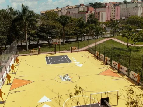 Free Fire reforma quadra de basquete em São Paulo para celebrar Dia do Booyah