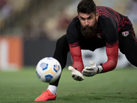 Com futuro indefinido, Fernando Miguel cita contrato com Vasco e não garante permanência no Atlético-GO