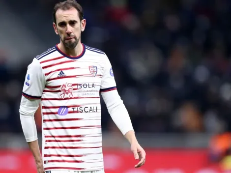 Negócio fechado! Galo conclui tratativas com Godín e aguarda último detalhe para anunciar reforço