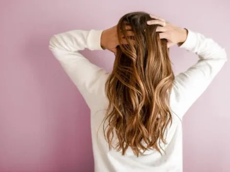 Quanto de cabelo é normal perder diariamente? Especialista responde as principais dúvidas sobre o assunto