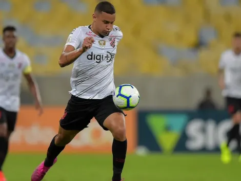 Ex-Athletico, meia-atacante do Bragantino entra na mira do Coritiba