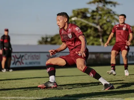 Com tratativas bem avançadas, Guarani está perto de acertar empréstimo do atacante Ronald, ex-Atlético-GO