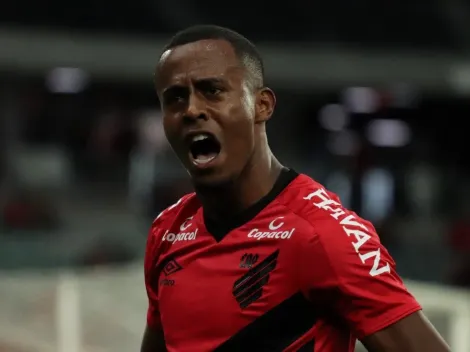 Carlos Eduardo é procurado por Botafogo e anima torcida do Athletico nas redes sociais