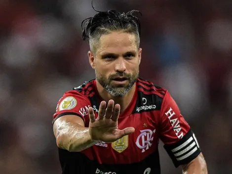 TÁ LOUCO? Diego Ribas é testado de titular e Paulo Sousa ouve 'poucas'