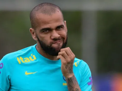 Novos reforços “empacam" e Daniel Alves fica de fora de lista do Barcelona na Liga Europa