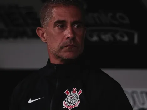 Interino do Corinthians exalta passagem de Sylvinho e divide Fiel