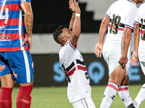 Autor de dois gols, Tarcísio exalta coletivo do Santa Cruz em goleada pelo Campeonato Pernambucano