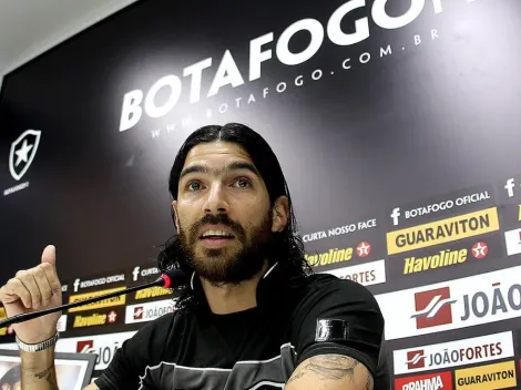 Loco Abreu ‘dedura’ bastidores com Joel Santana no Botafogo: “Quase me matou”